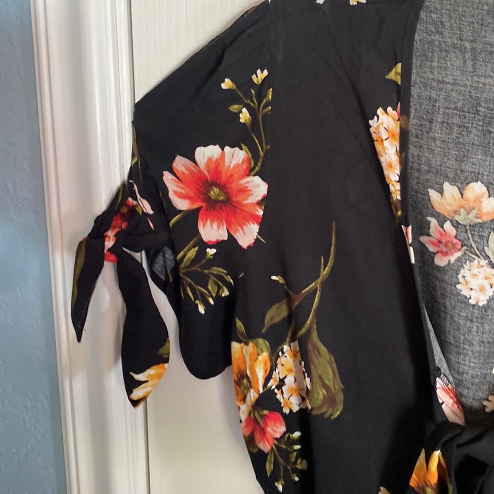Dress. - Picture 4 of 8